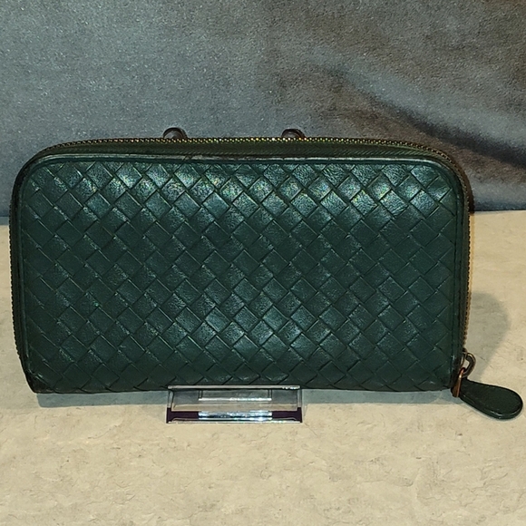 BOTTEGA VENETA INTRECCIATO GREEN CALF SKIN WOVEN LEATHER FULL ZIP LONG WALLET - Picture 4 of 12